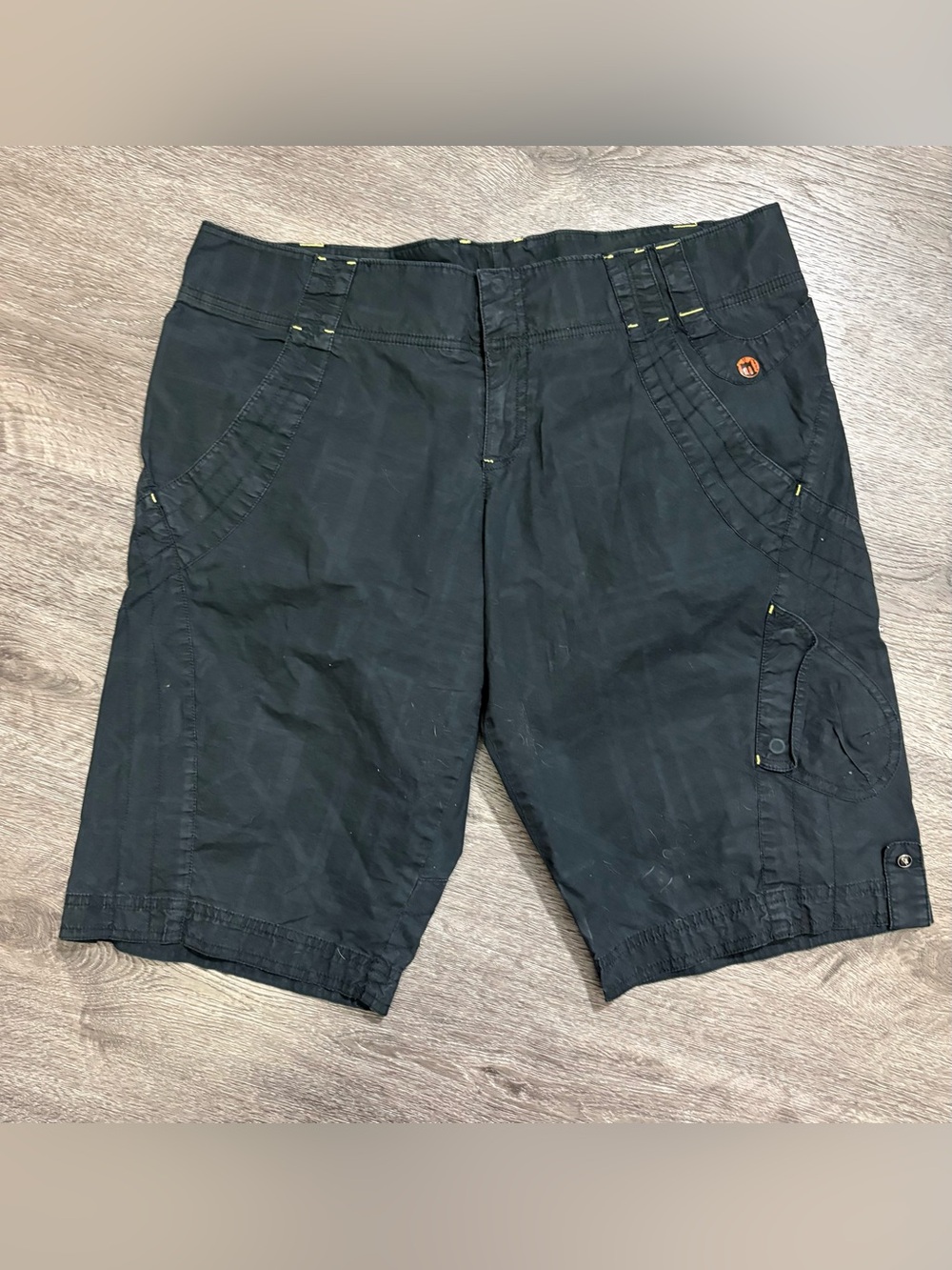 Vintage Nike Cargo Shorts Women’s Medium Black Pockets Stretch Hiking Outdoors